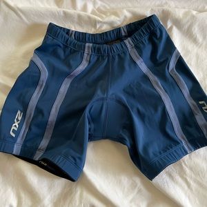 2xu medium tri-shorts 5”